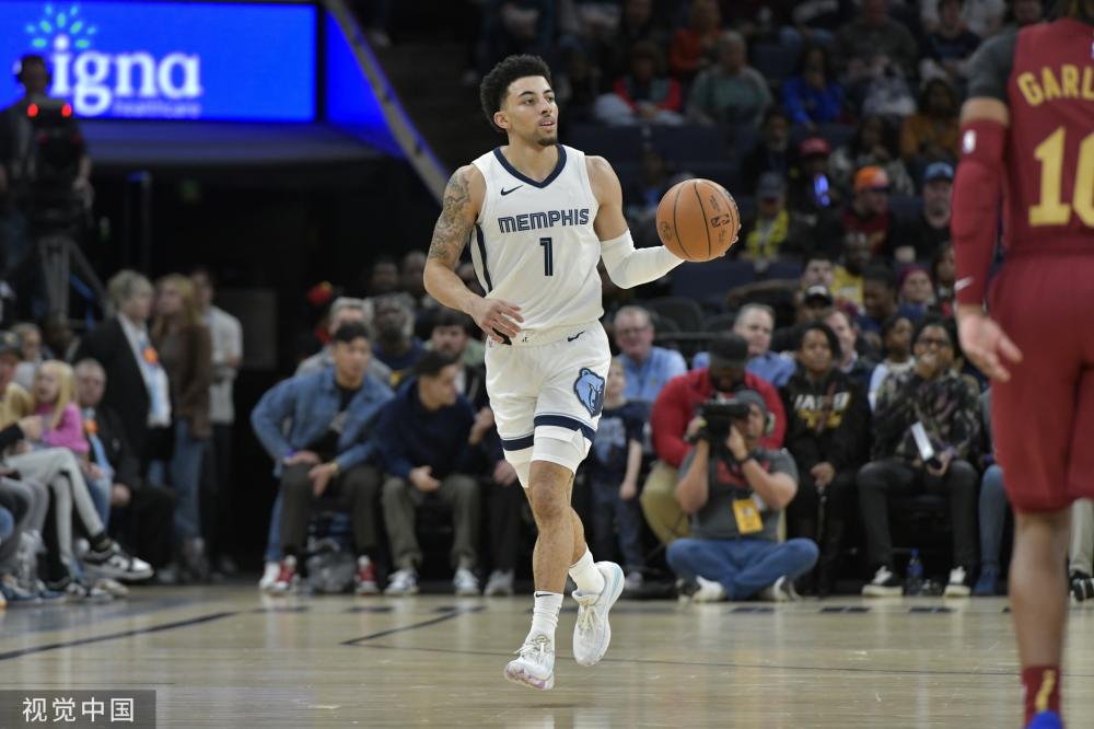 他在防守端 他在防守端