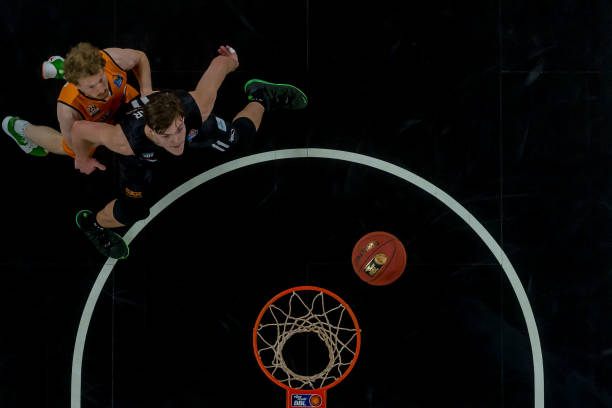 防守动作 防守动作